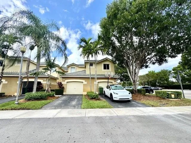 Foto de propiedad en 2567 Cordoba Bend, Weston, FL 33327 Weston con MLS# 