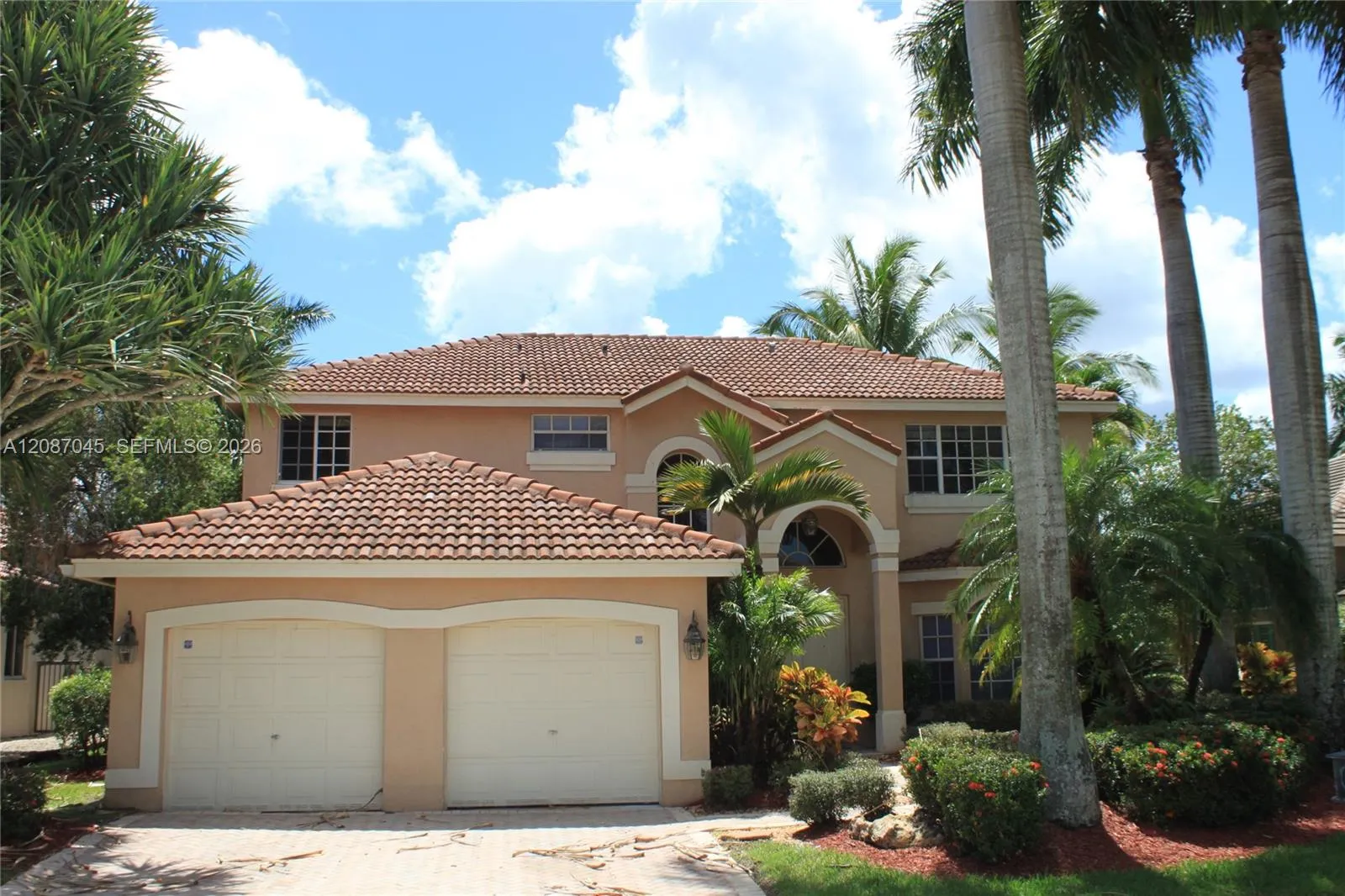 Foto de propiedad en 2568 Jardin Place 2568, Weston, FL 33327 Weston con MLS# 