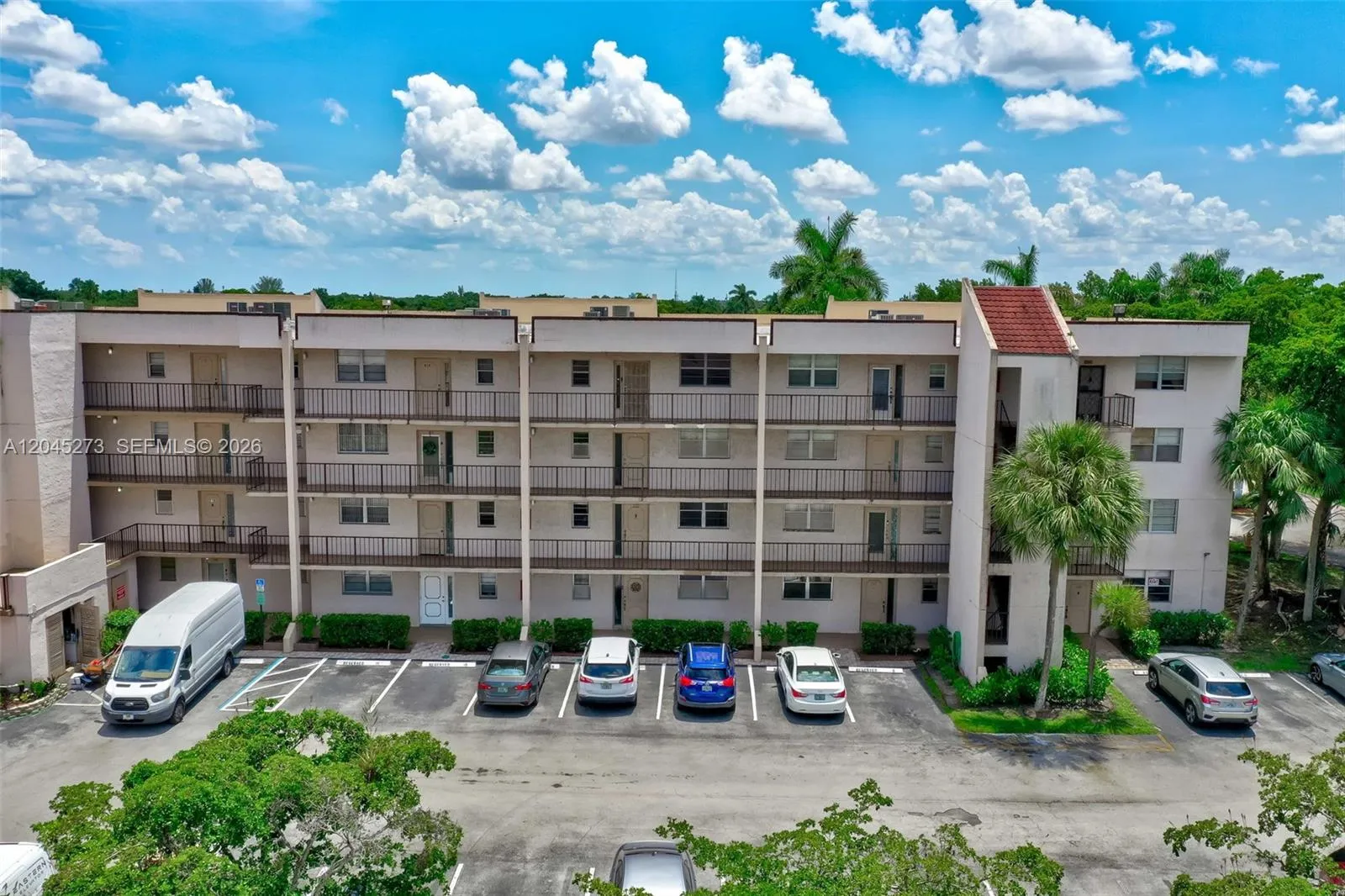 Foto de propiedad en 2571 Aragon Boulevard 220, Sunrise, FL 33322 Sunrise con MLS# 