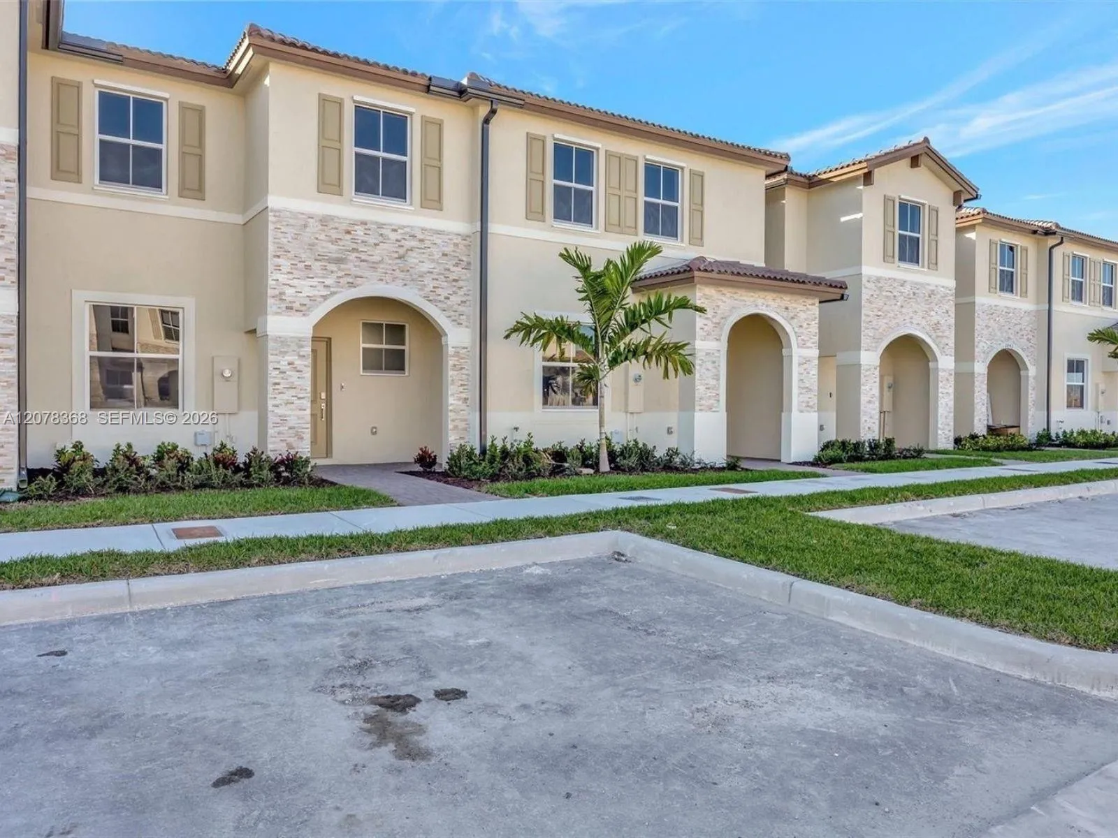 Foto de propiedad en 2574 SE 29th Street 2574, Homestead, FL 33035 Homestead con MLS# 