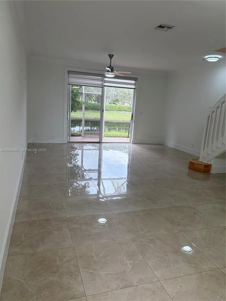 Foto de propiedad en 2578 Cordoba Bend 2578, Weston, FL 33327 Weston con MLS# 