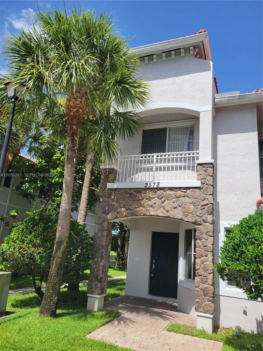 Foto de propiedad en 2578 SW 82 Avenue 101, Miramar, FL 33025 Miramar con MLS# 