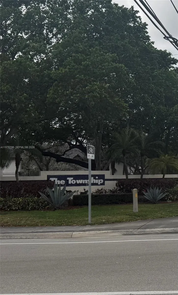 Foto de propiedad en 2590 N Carambola Circle N 1877, Coconut Creek, FL 33066 Coconut Creek con MLS# 