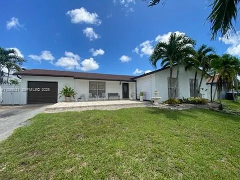 Foto de propiedad en 25931 SW 130th Avenue, Homestead, FL 33032 Homestead con MLS# 