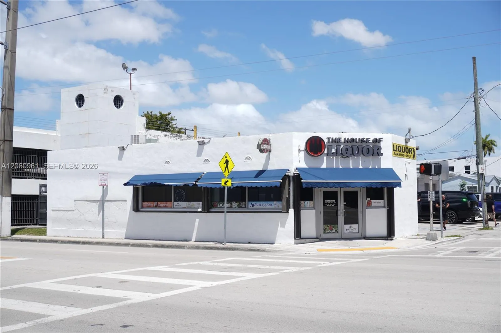 Foto de propiedad en 2597 SW 37th Avenue, Miami, FL 33133 Miami con MLS# 