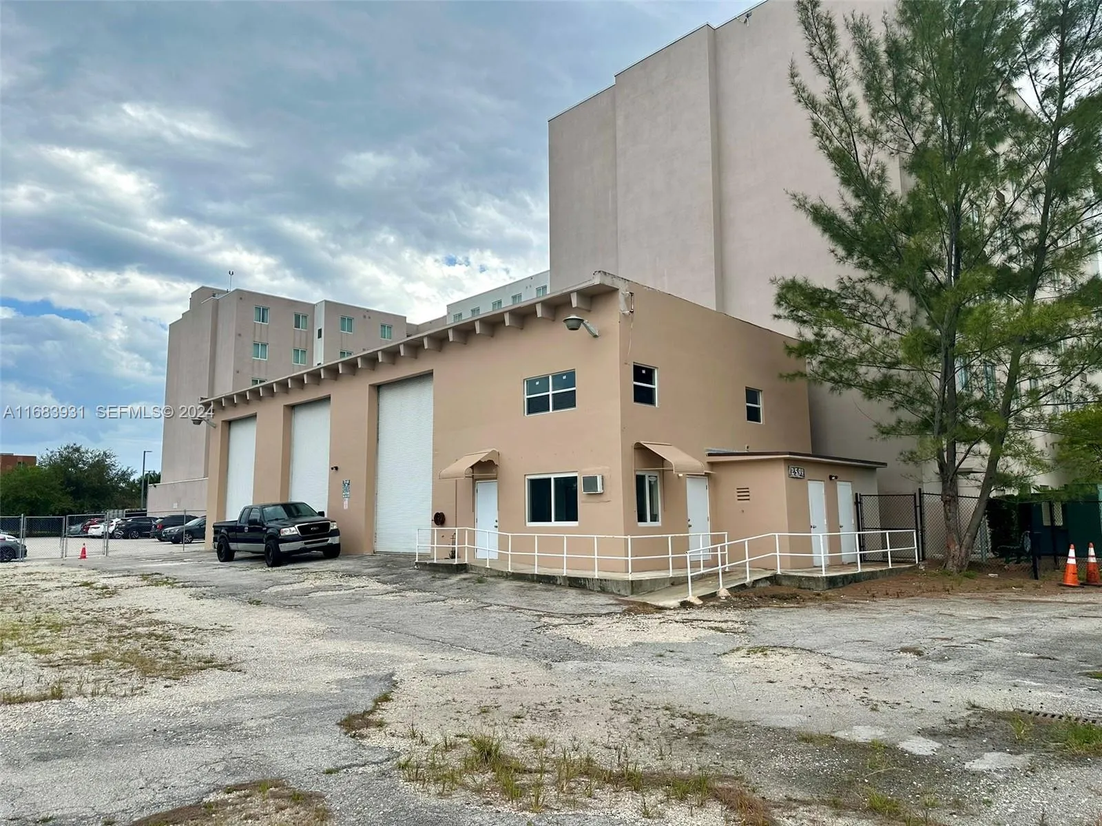 En Venta 2599 NW 37th Avenue, Miami, FL 33142, Miami, FL 33142