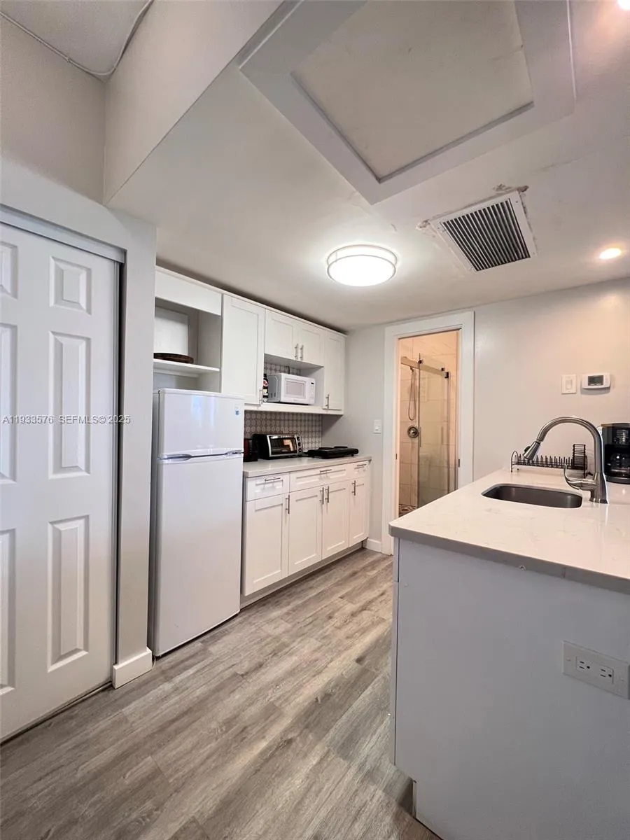 Foto de propiedad en 26 Diplomat Parkway 2308, Hallandale Beach, FL 33009 Hallandale Beach con MLS# 