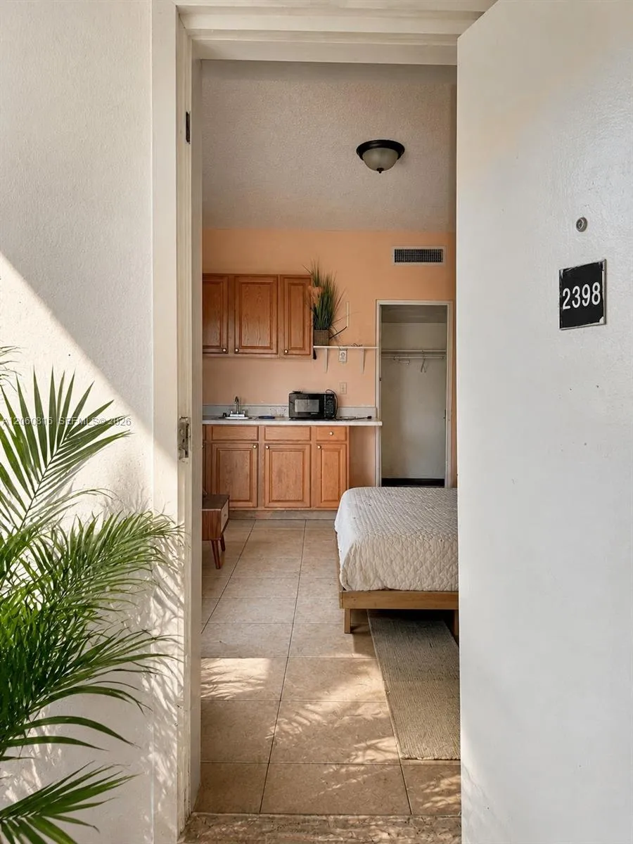 Foto de propiedad en 26 Diplomat Parkway 2398, Hallandale Beach, FL 33009 Hallandale Beach con MLS#