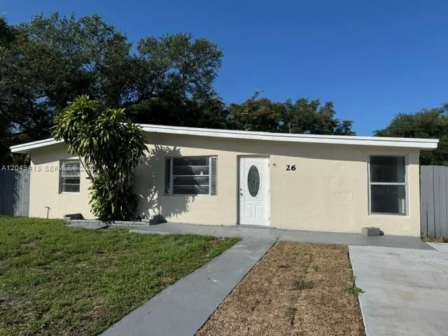 Foto de propiedad en 26 Virginia Road, West Park, FL 33023 West Park con MLS# 