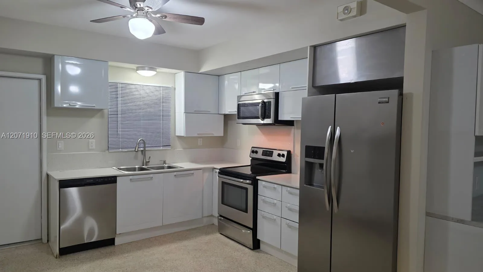 Foto de propiedad en 260 SW 31st Court 260, Miami, FL 33135 Miami con MLS# 