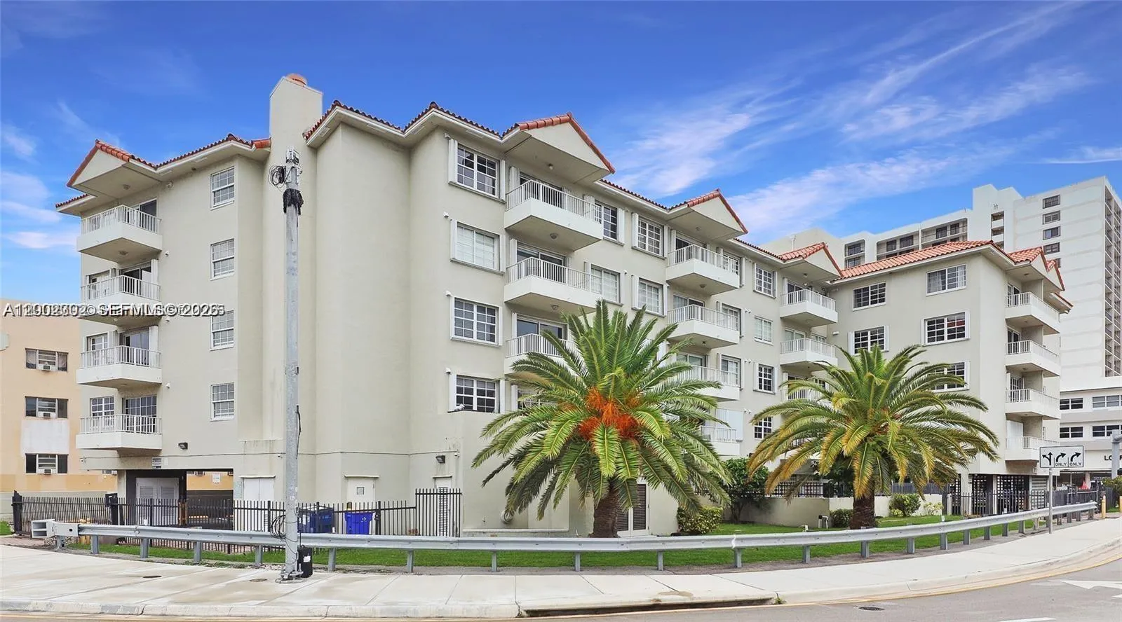 Foto de propiedad en 2600 Collins Avenue 405, Miami Beach, FL 33140 Miami Beach con MLS# 