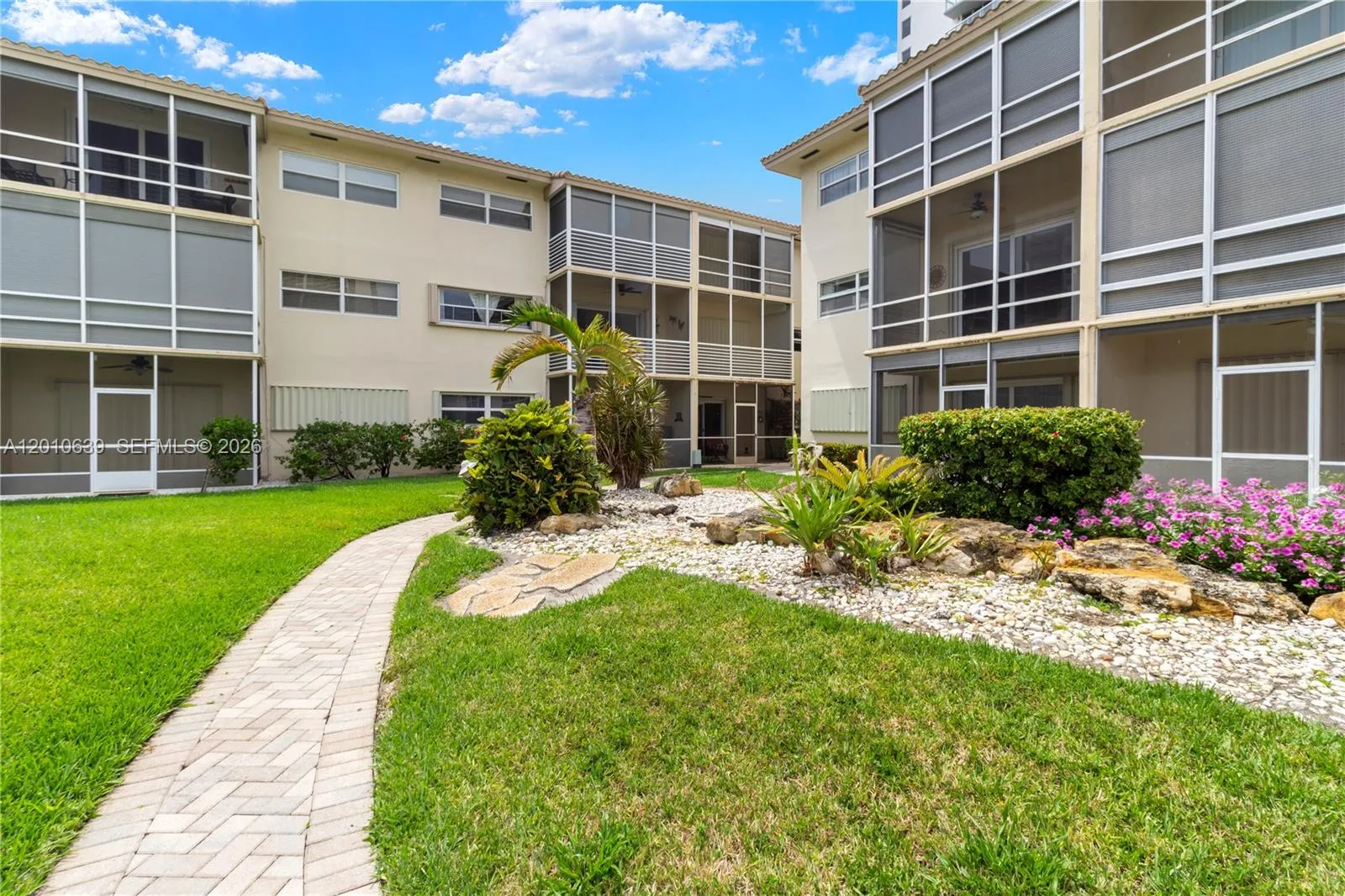 Foto de propiedad en 2600 Diana Drive 119, Hallandale Beach, FL 33009 Hallandale Beach con MLS# 