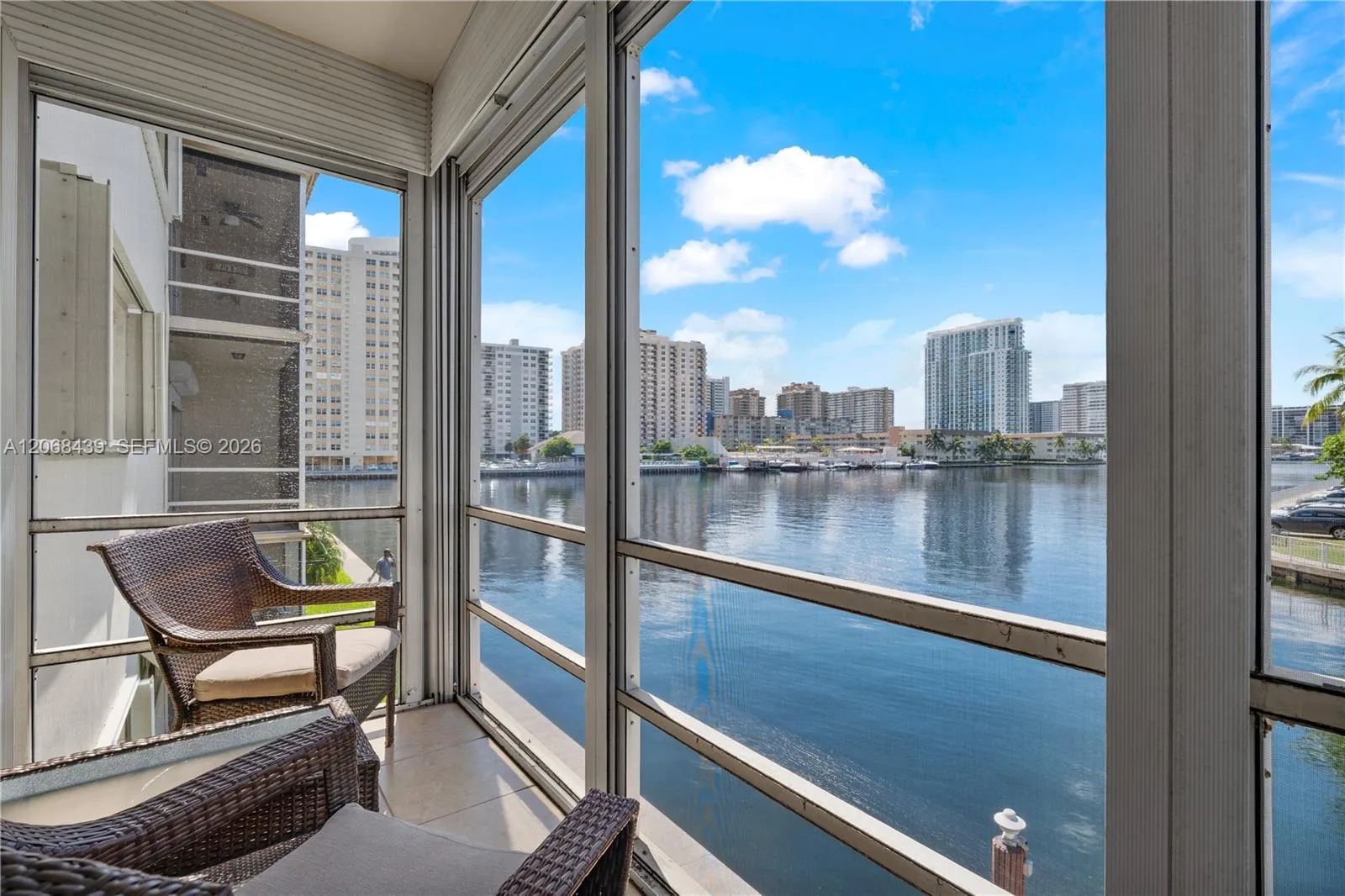 Foto de propiedad en 2600 Diana Drive 208, Hallandale Beach, FL 33009 Hallandale Beach con MLS# 
