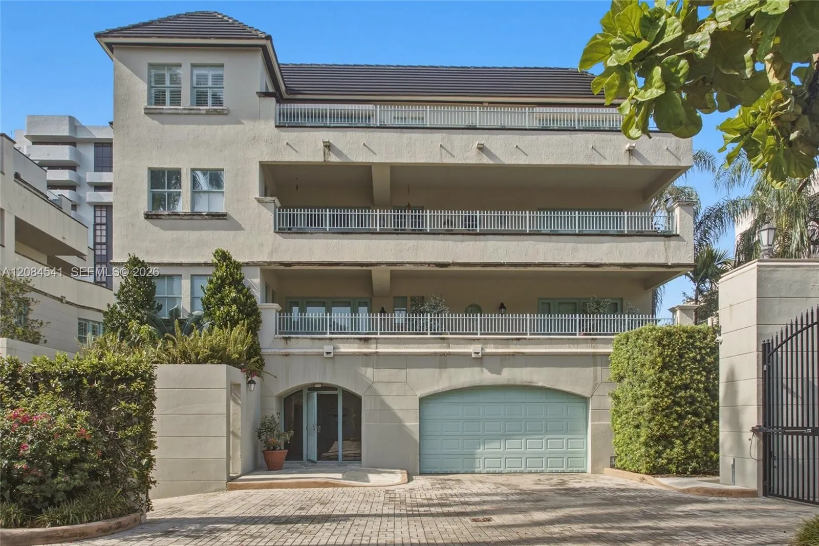 En Venta 2600 Segovia Street 703, Coral Gables, FL 33134, Coral Gables, FL 33134