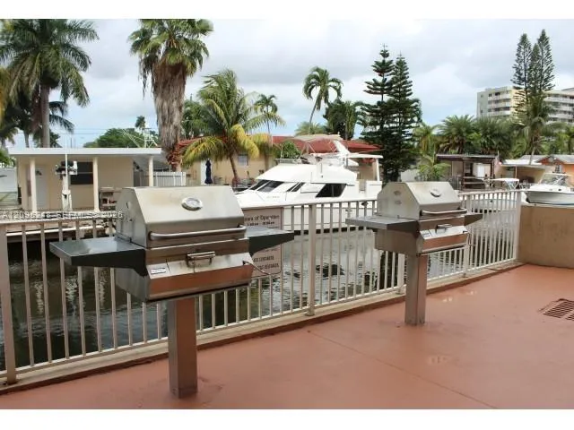 En Renta 2601 NW 16th St Road 601, Miami, FL 33125, Miami, FL 33125