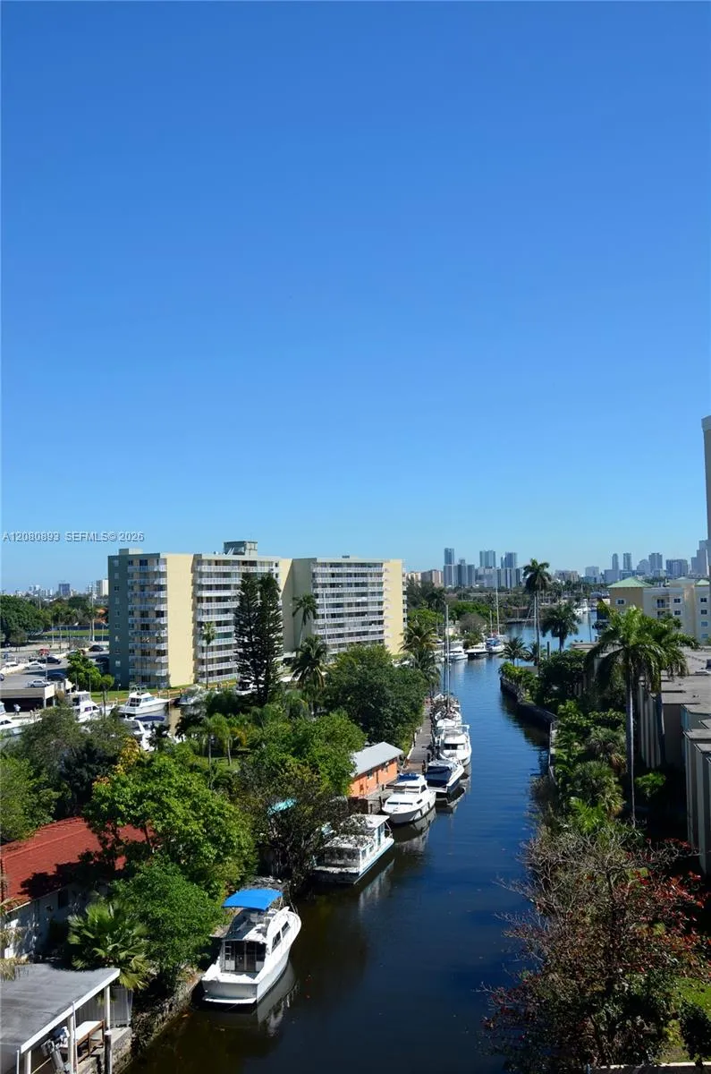 En Renta 2601 NW 16th St Road 639, Miami, FL 33125, Miami, FL 33125