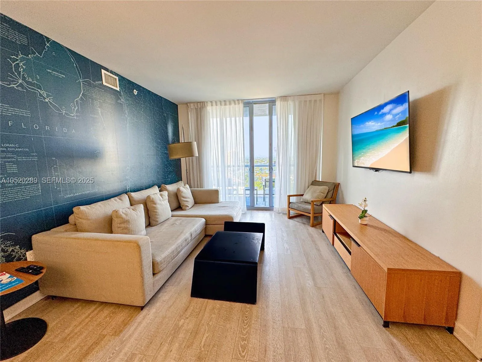Foto de propiedad en 2602 E Hallandale Beach 2008A, Hallandale Beach, FL 33009 Hallandale Beach con MLS#