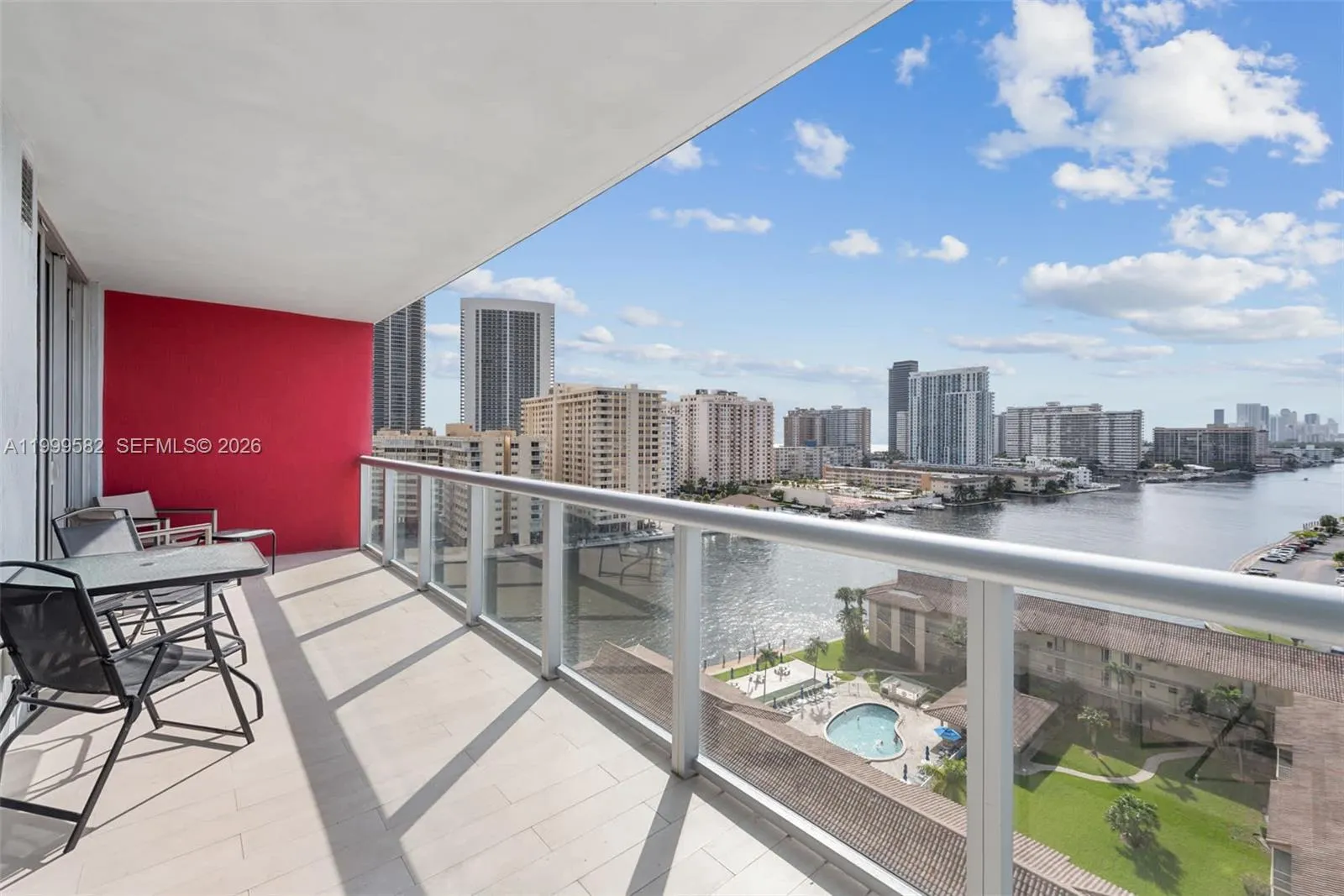 Foto de propiedad en 2602 E Hallandale Beach Boulevard R1207, Hallandale Beach, FL 33009 Hallandale Beach con MLS#