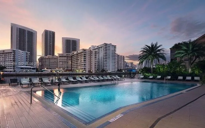 Foto de propiedad en 2602 E Hallandale Beach Boulevard R1708, Hallandale Beach, FL 33009 Hallandale Beach con MLS#