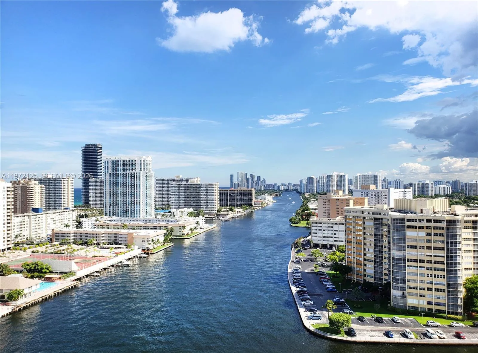 Foto de propiedad en 2602 E Hallandale Beach Boulevard R1903, Hallandale Beach, FL 33009 Hallandale Beach con MLS# 