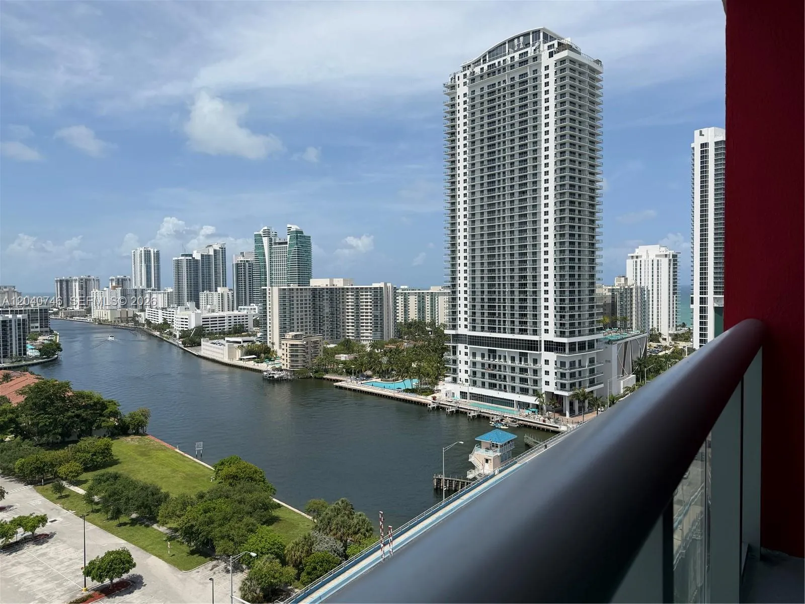 Foto de propiedad en 2602 E Hallandale Beach Boulevard R1910, Hallandale Beach, FL 33009 Hallandale Beach con MLS#