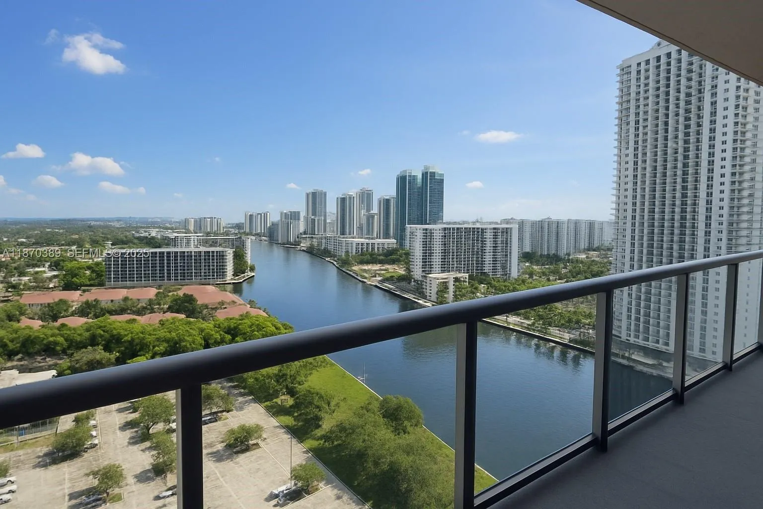Foto de propiedad en 2602 E Hallandale Beach Boulevard R2510, Hallandale Beach, FL 33009 Hallandale Beach con MLS# 