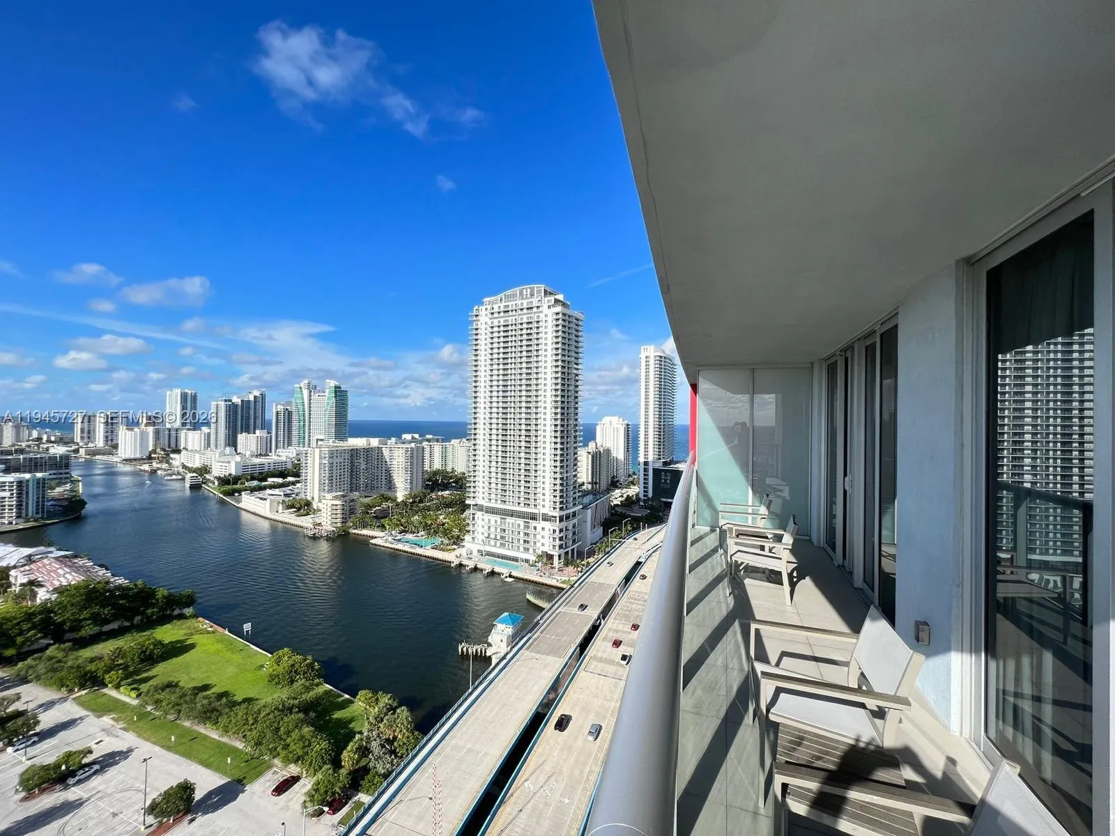 Foto de propiedad en 2602 E Hallandale Beach Boulevard R2810, Hallandale Beach, FL 33009 Hallandale Beach con MLS# 