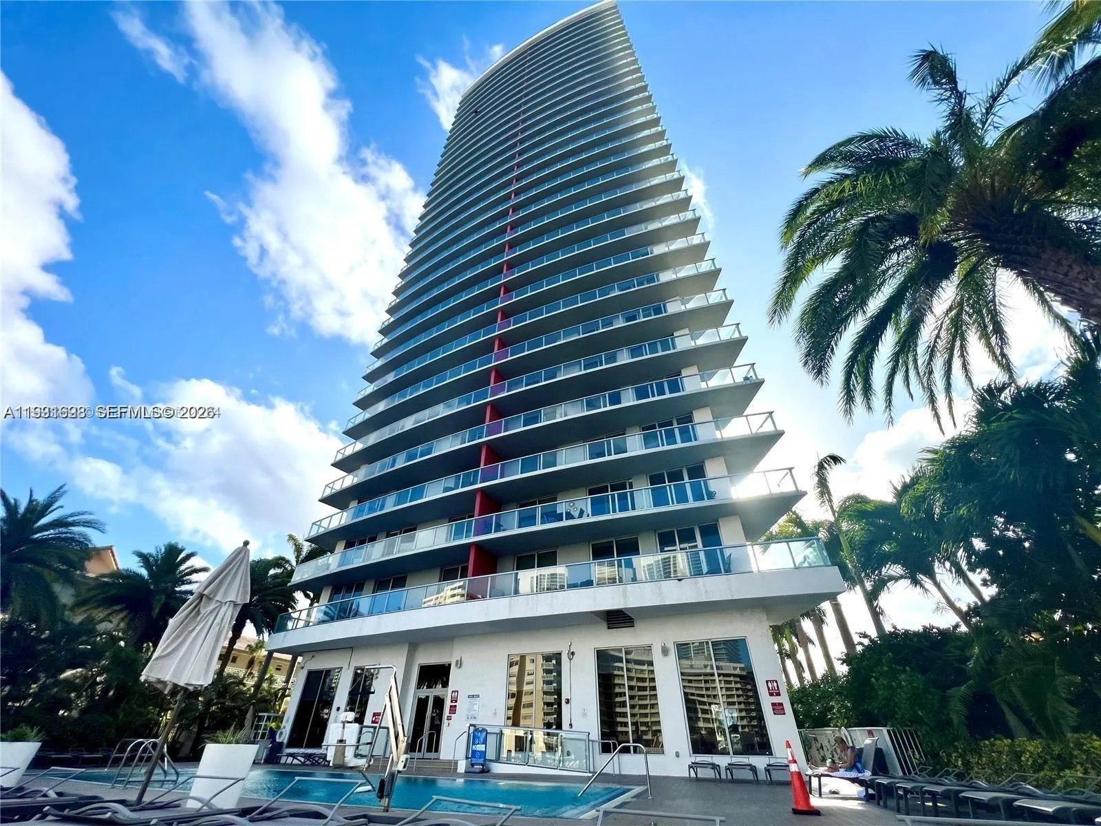 Foto de propiedad en 2602 E Hallandale Beach Boulevard R3010, Hallandale Beach, FL 33009 Hallandale Beach con MLS# 