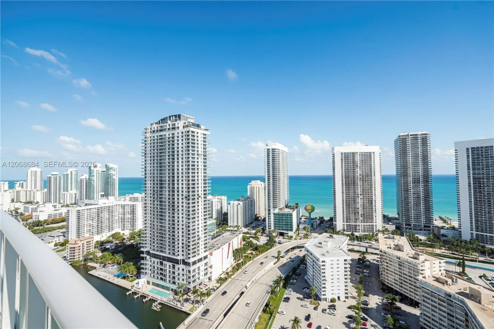 Foto de propiedad en 2602 E Hallandale Beach Boulevard R707, Hallandale Beach, FL 33009 Hallandale Beach con MLS# 