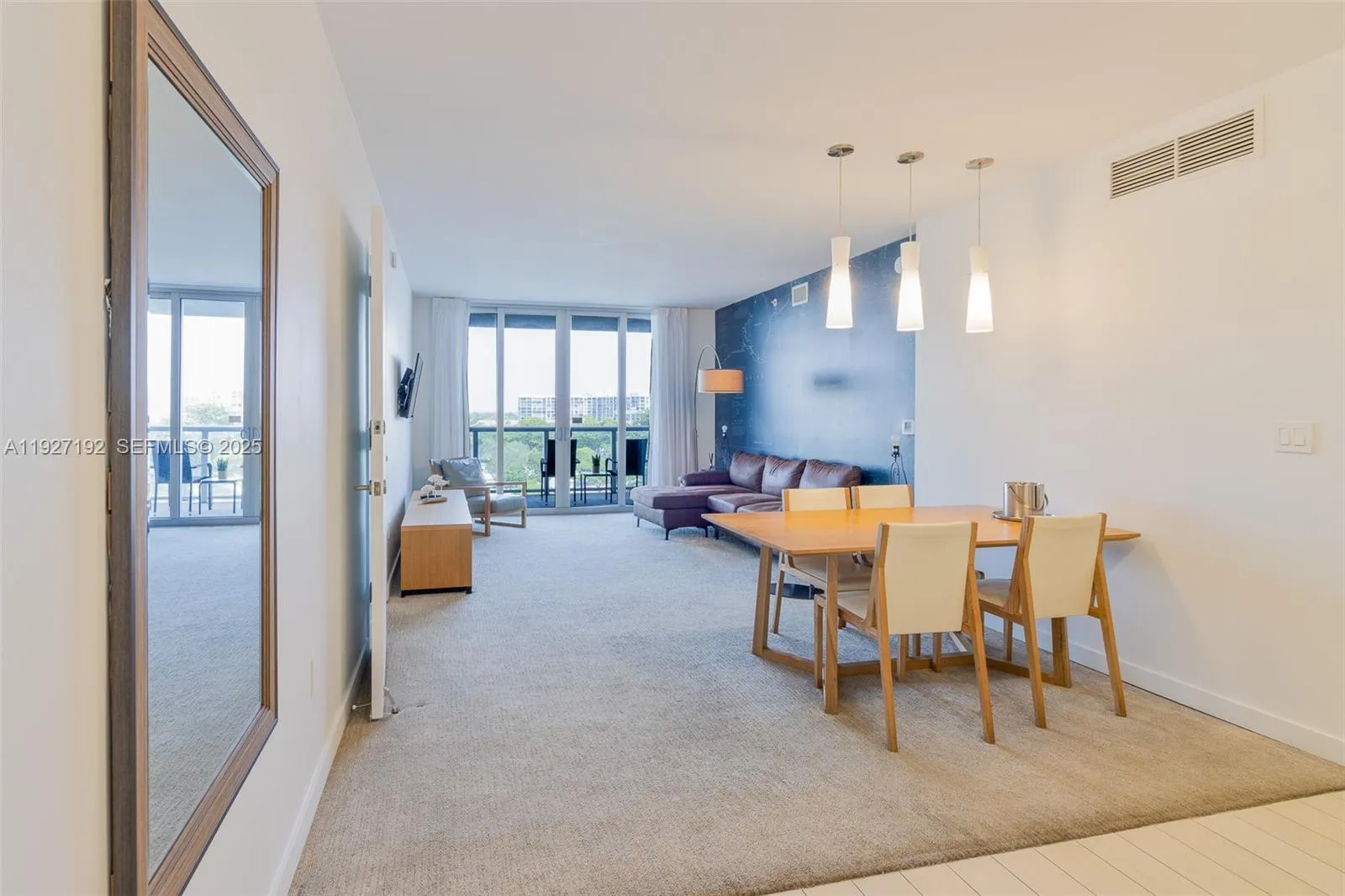 Foto de propiedad en 2602 E Hallandale Beach Boulevard R708, Hallandale Beach, FL 33009 Hallandale Beach con MLS# 