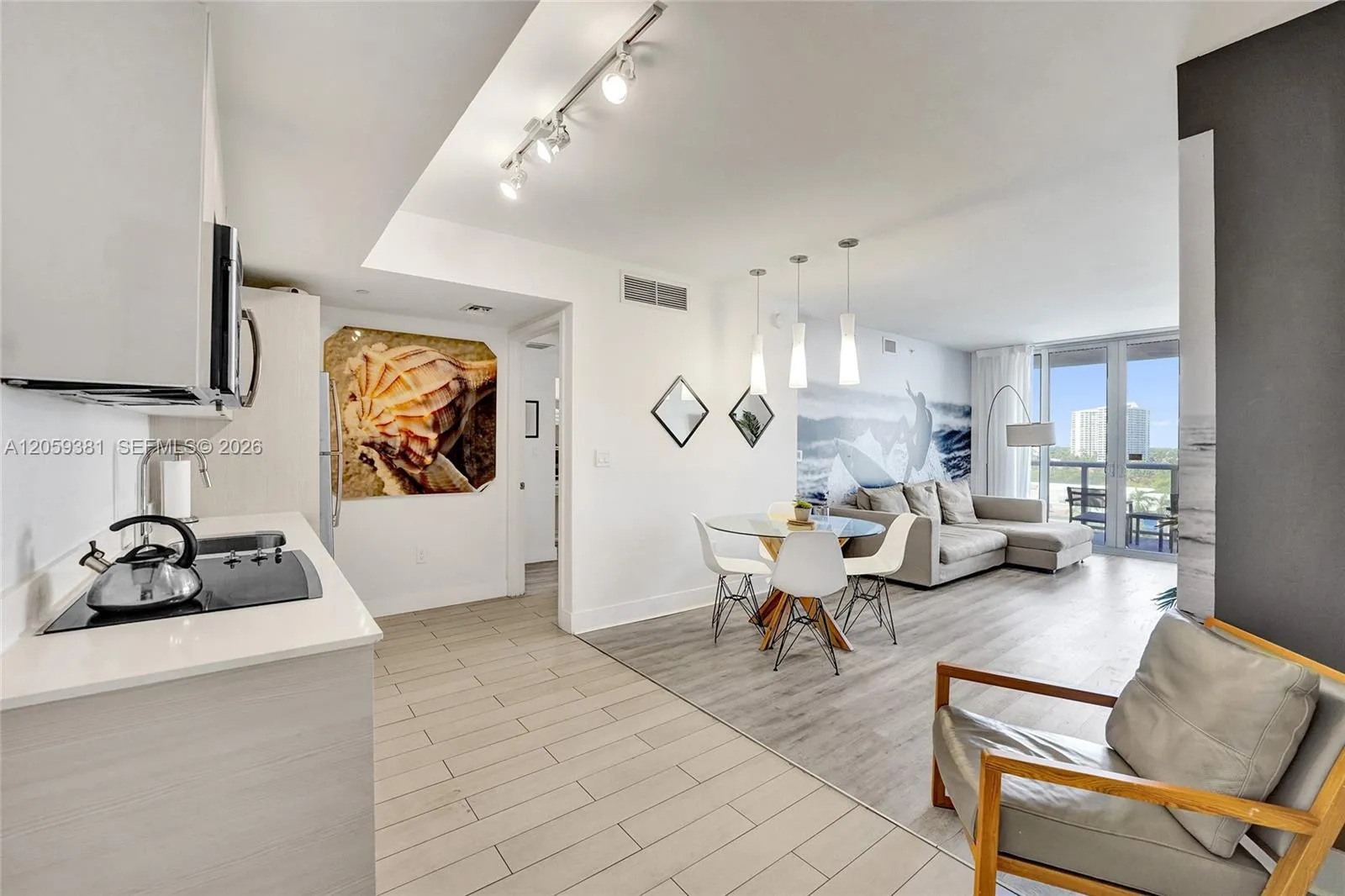 Foto de propiedad en 2602 E Hallandale Beach Boulevard R906, Hallandale Beach, FL 33009 Hallandale Beach con MLS#
