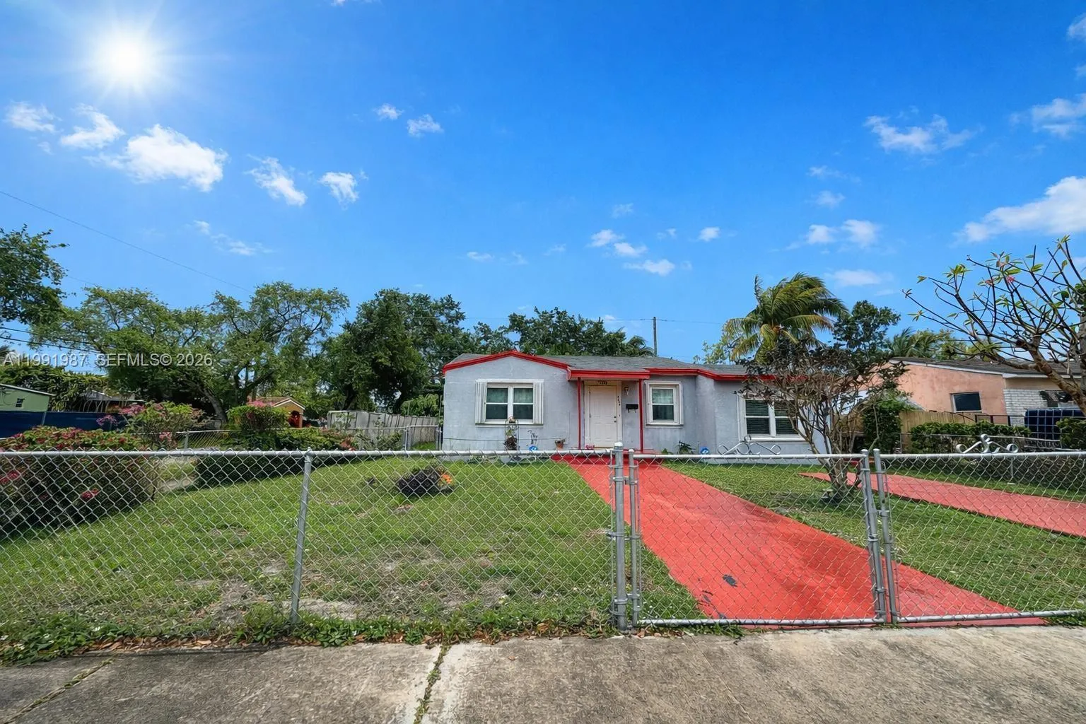 Vendido 2604 Mayo Street, Hollywood, FL 33020, Hollywood, FL 33020