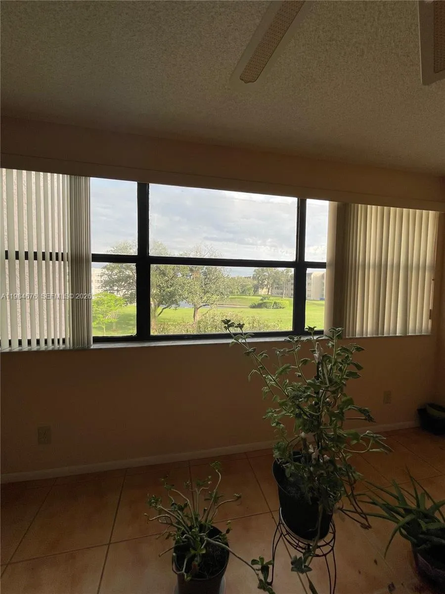 Foto de propiedad en 2606 NW 104th Avenue 301, Sunrise, FL 33322 Sunrise con MLS# 