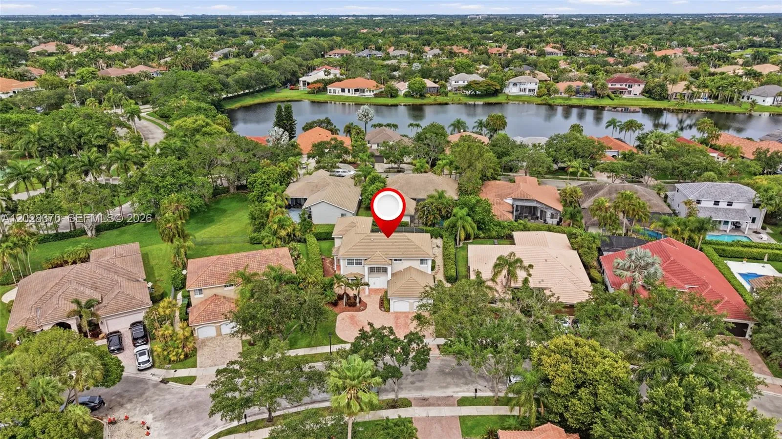 Foto de propiedad en 2608 Oakbrook Court, Weston, FL 33332 Weston con MLS# 