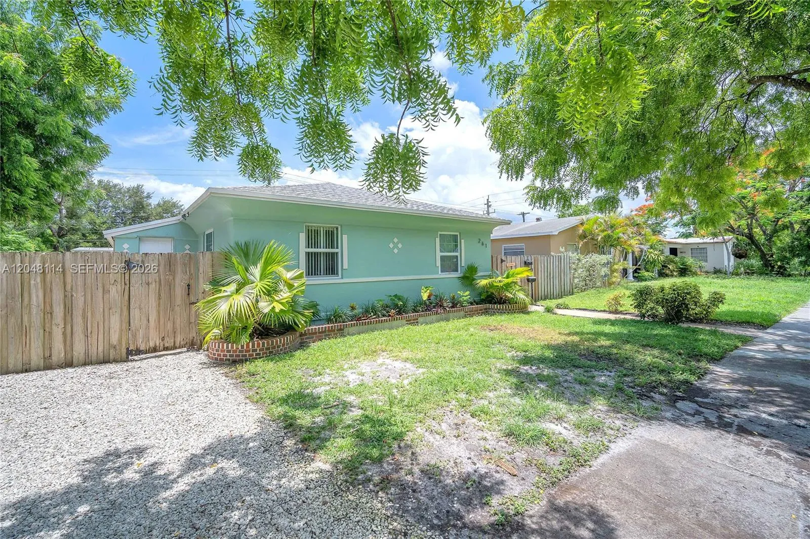 Foto de propiedad en 261 SW 15th Street 3, Dania Beach, FL 33004 Dania Beach con MLS# 