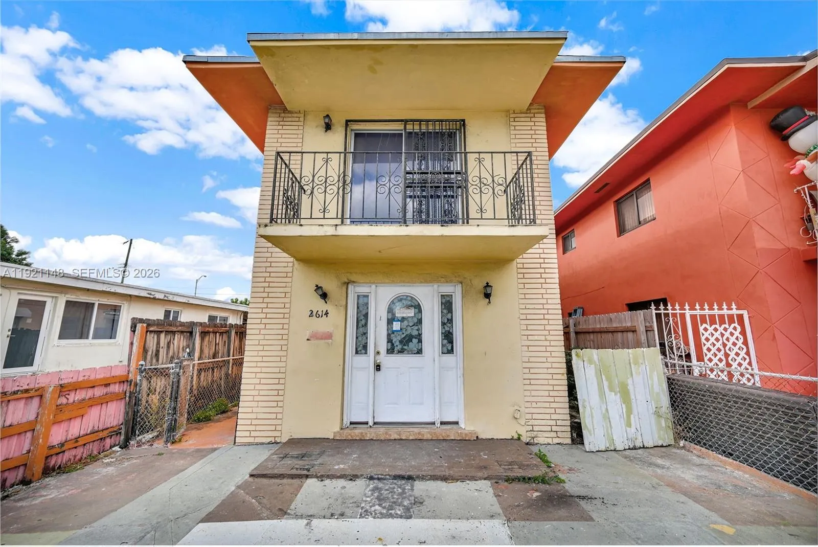 Vendido 2614 W 8th Court, Hialeah, FL 33010, Hialeah, FL 33010