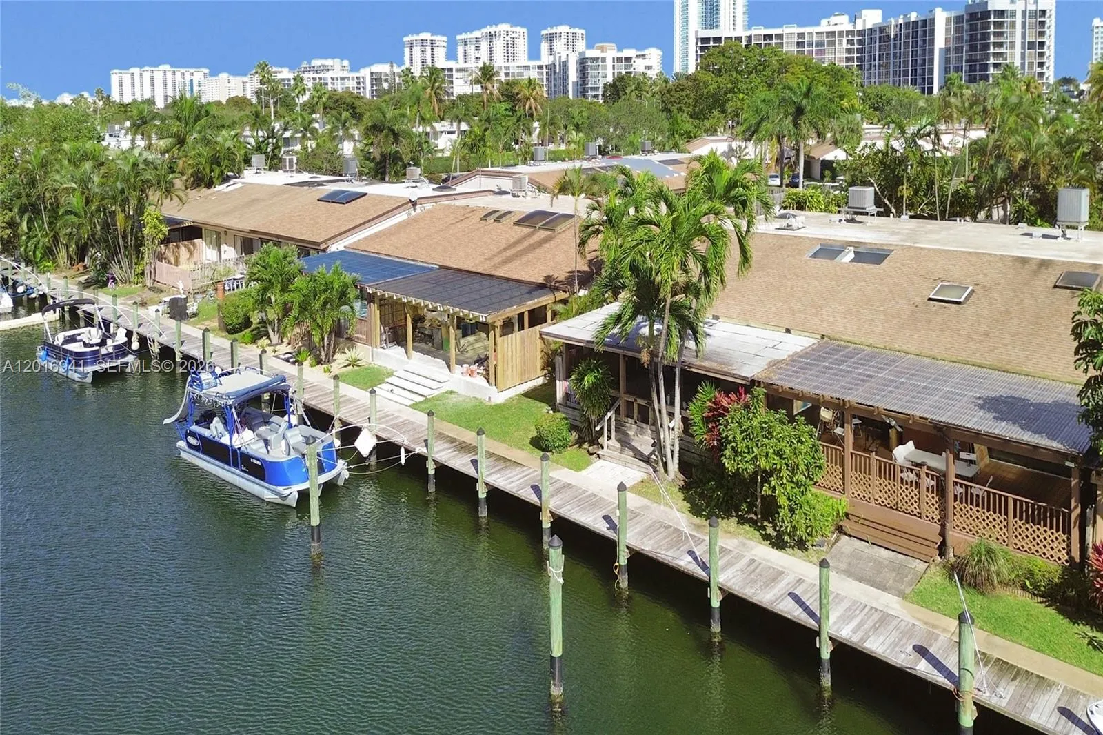 Foto de propiedad en 2619 S Parkview Drive, Hallandale Beach, FL 33009 Hallandale Beach con MLS# 