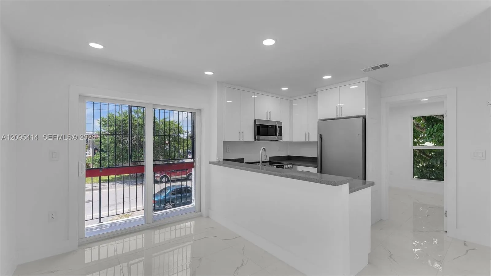 En Venta 2623 NW 24th Street 7, Miami, FL 33142, Miami, FL 33142
