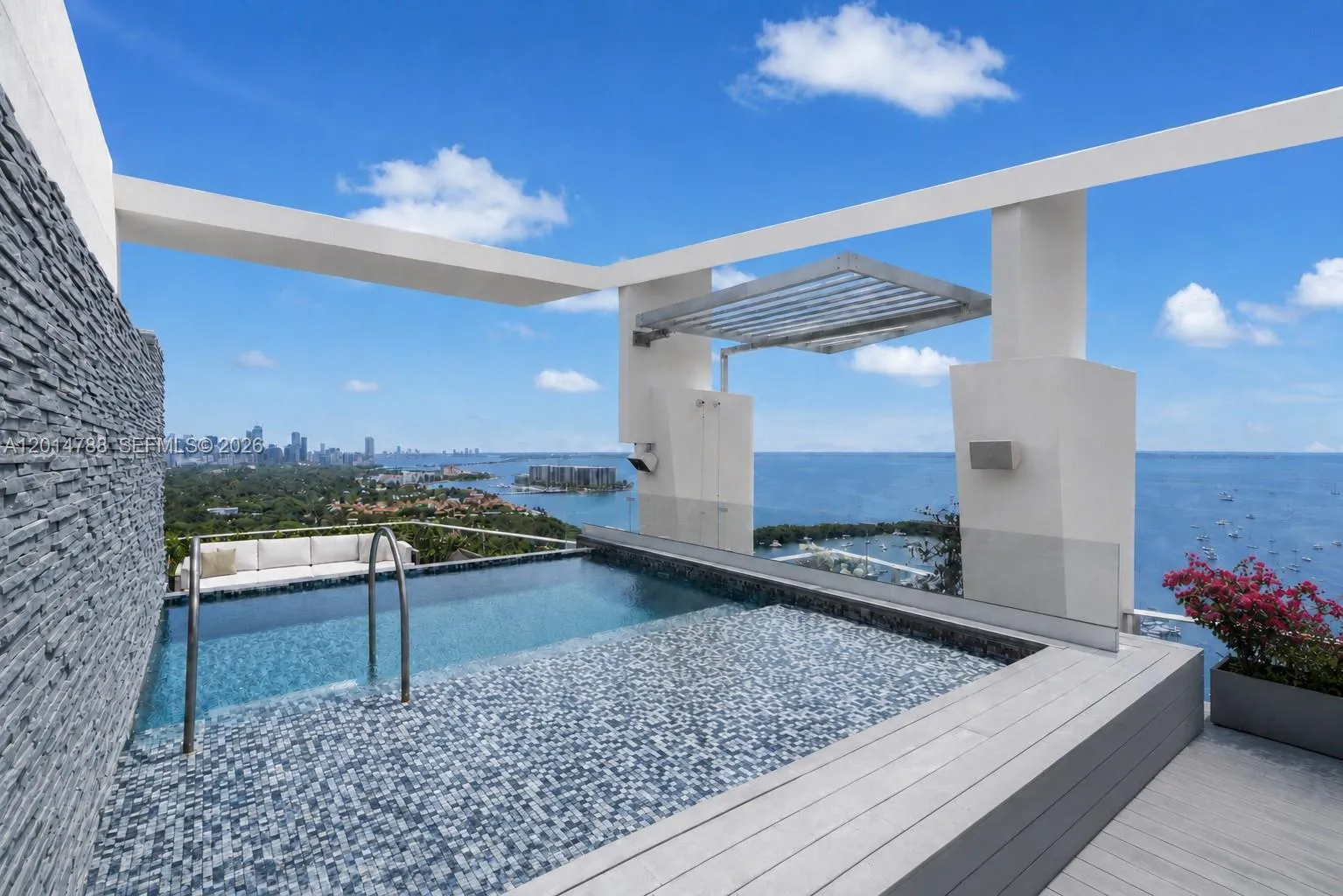 Foto de propiedad en 2627 S Bayshore Drive 3201, Miami, FL 33133 Miami con MLS# 