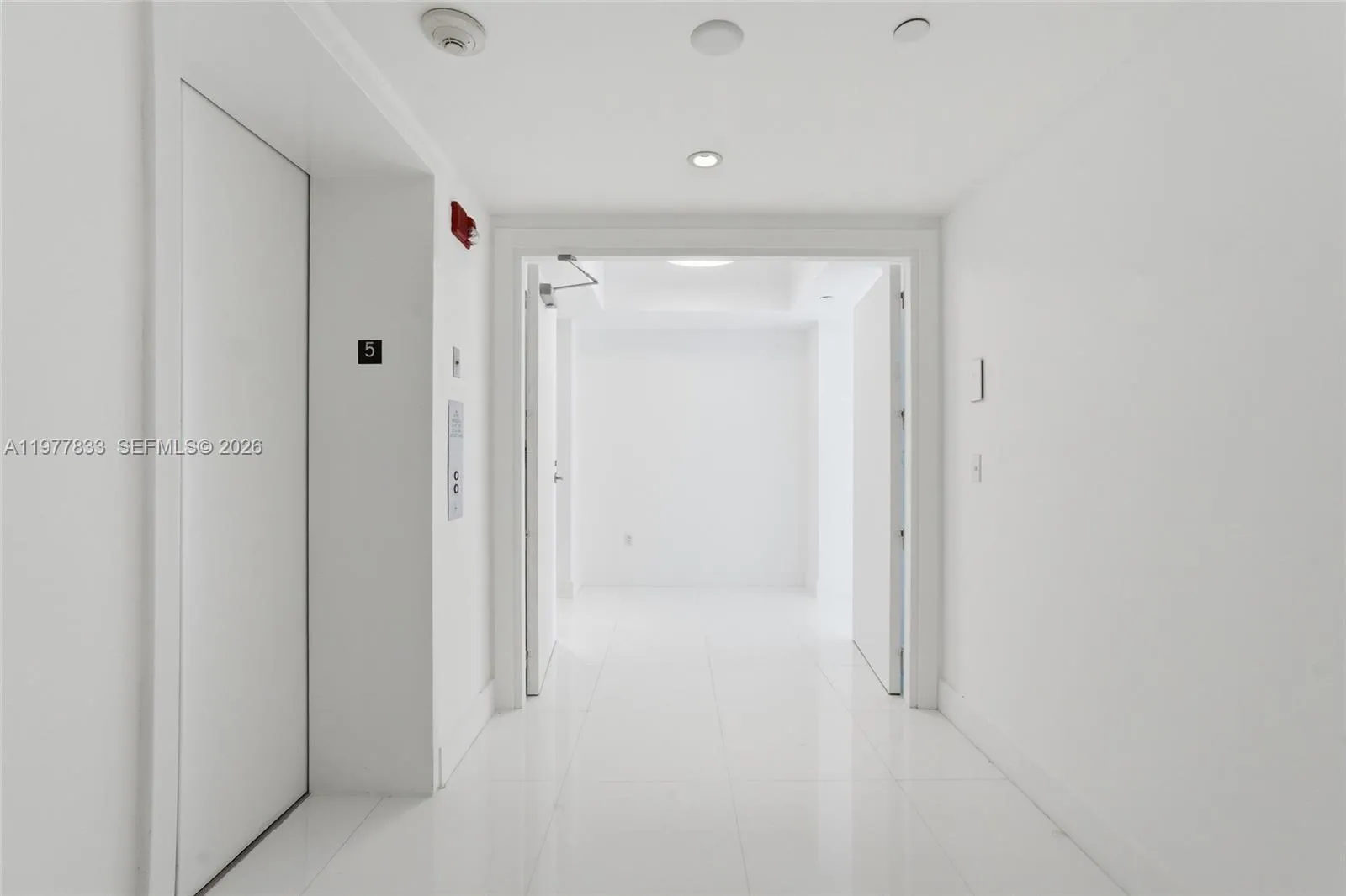 Foto de propiedad en 2627 S Bayshore Drive 501, Miami, FL 33133 Miami con MLS# 