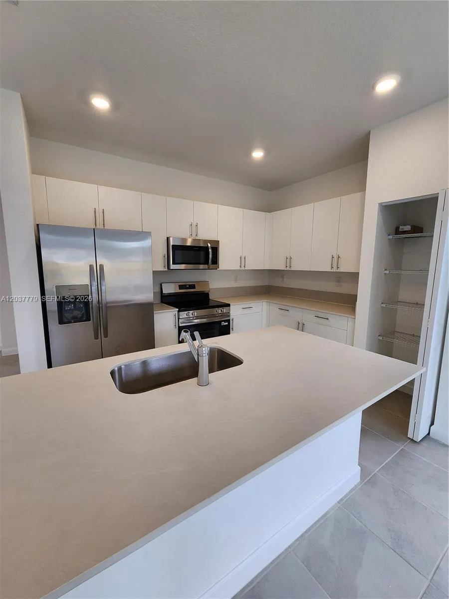 Foto de propiedad en 263 SE 11th Court 0, Florida City, FL 33034 Florida City con MLS# 