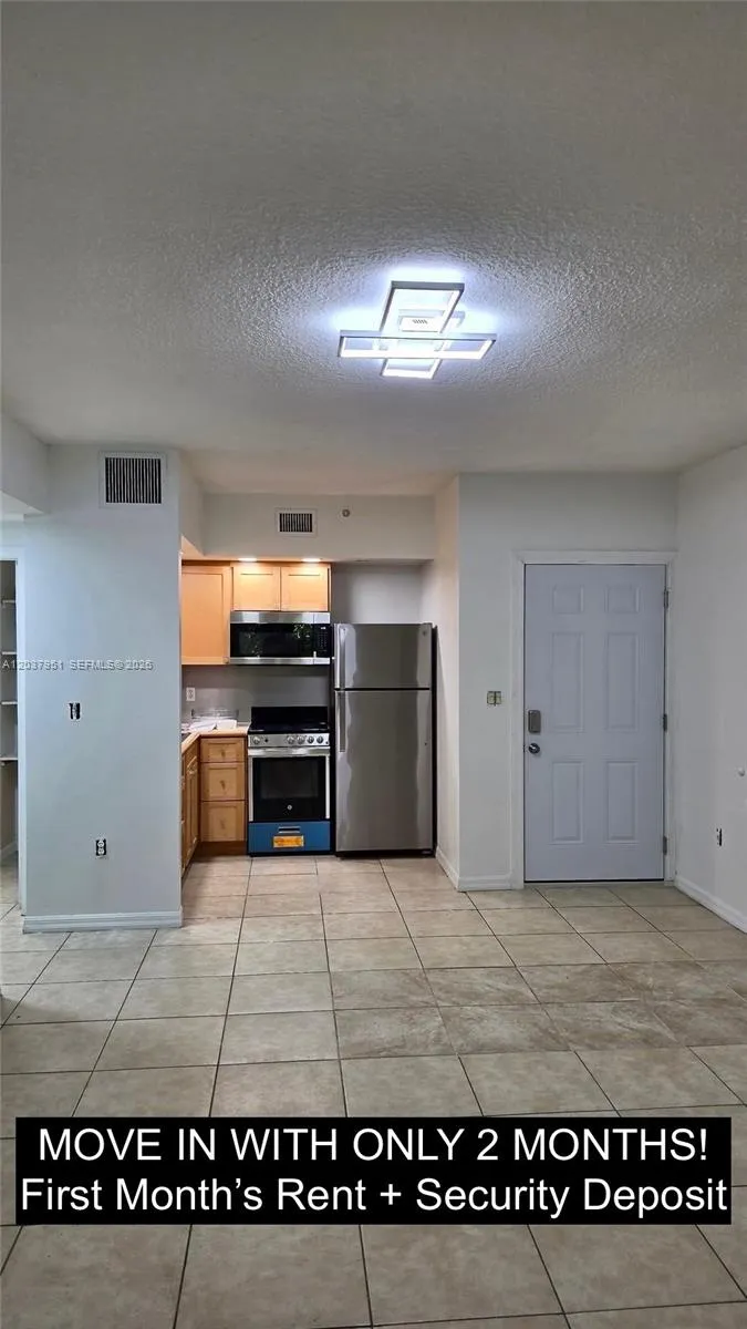 En Renta 2630 SW 28th Street 14, Miami, FL 33133, Miami, FL 33133