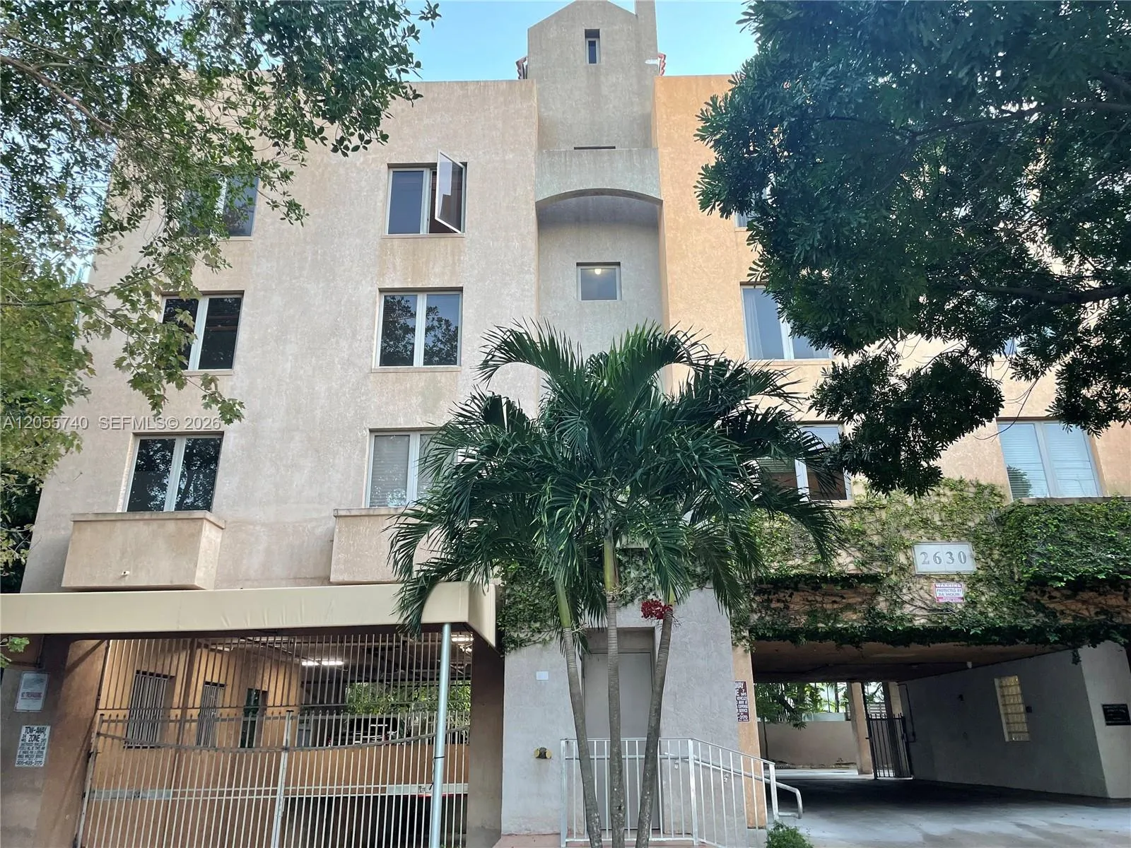 Foto de propiedad en 2630 SW 28th Street 33, Miami, FL 33133 Miami con MLS# 