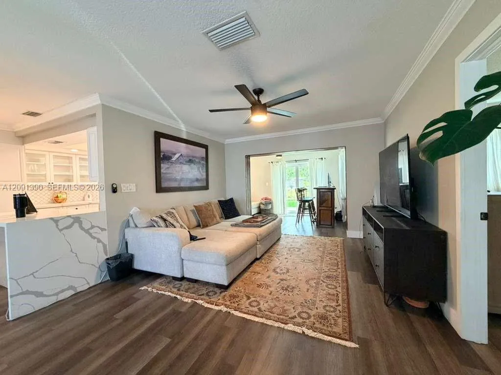 Foto de propiedad en 2631 NW 94th Avenue 2631, Sunrise, FL 33322 Sunrise con MLS# 