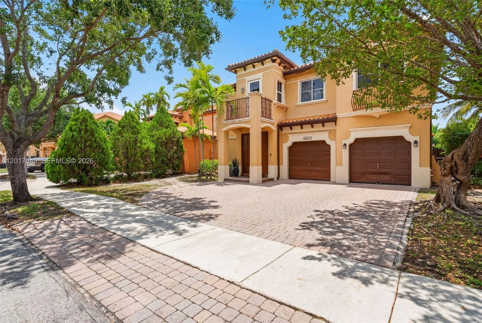 Foto de propiedad en 2631 SW 153rd Path, Miami, FL 33185 Miami con MLS# 