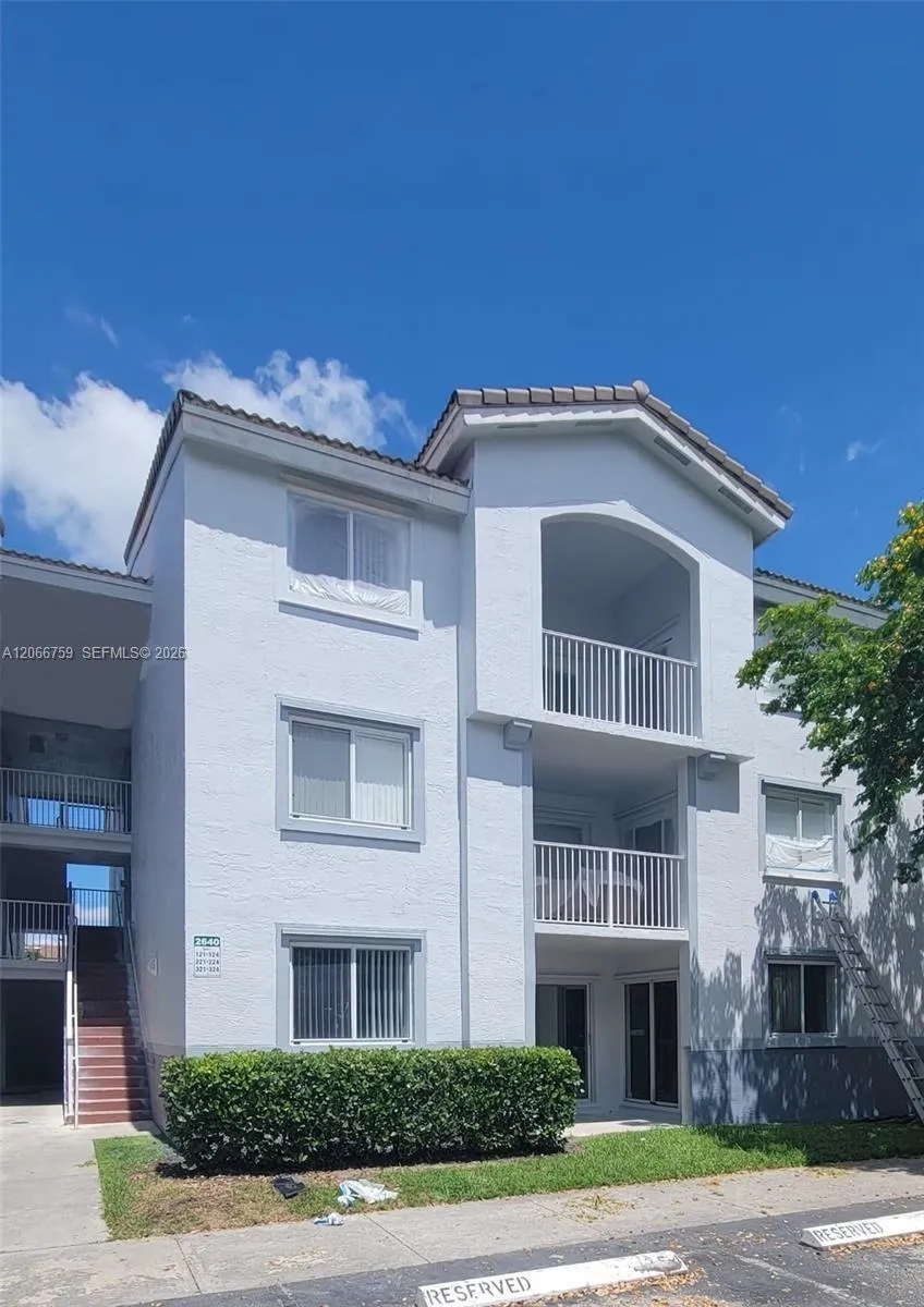 Foto de propiedad en 2640 S University Drive 118, Davie, FL 33328 Davie con MLS# 