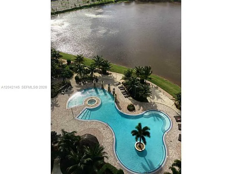 Foto de propiedad en 2641 N Flamingo Road 1404N, Plantation, FL 33323 Plantation con MLS# 