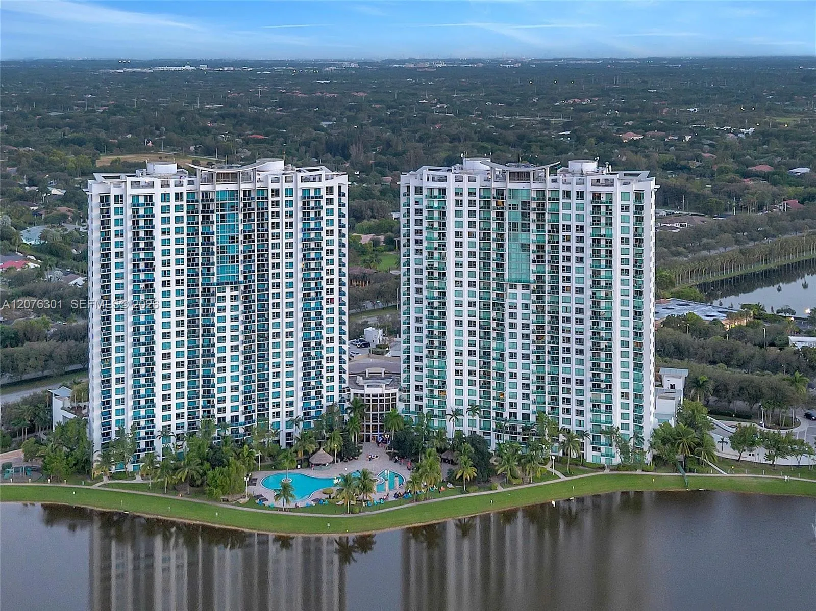 Foto de propiedad en 2641 N Flamingo Road 2205N, Sunrise, FL 33323 Sunrise con MLS# 