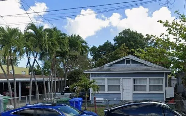 Foto de propiedad en 2643 NW 23rd Court, Miami, FL 33142 Miami con MLS# 