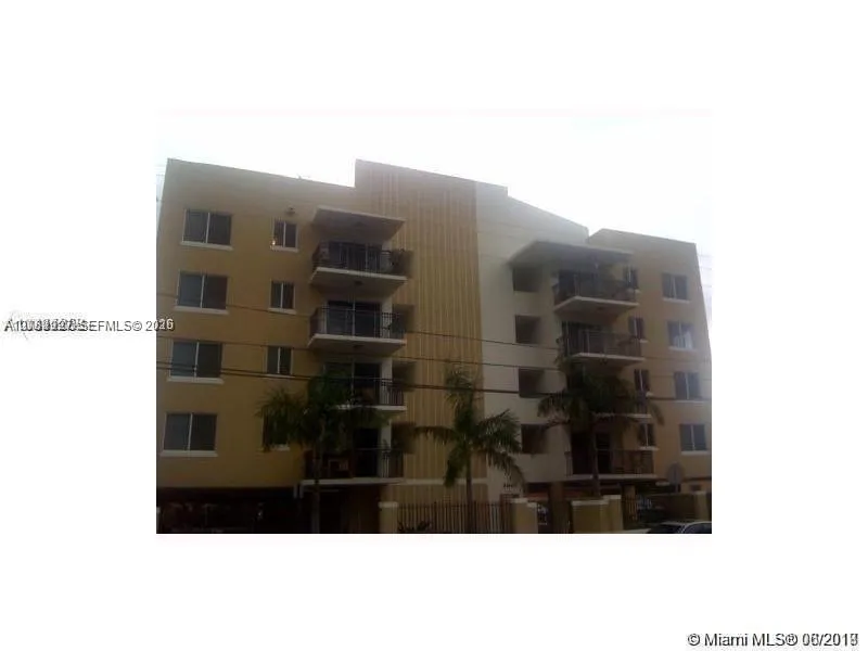 Foto de propiedad en 2647 NW 25th Avenue 411, Miami, FL 33142 Miami con MLS# 